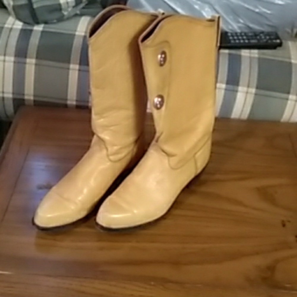 Tony lama cowboy boots. Conchos!
